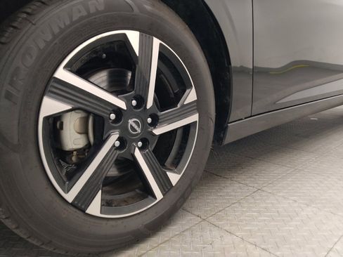Used 2024 Nissan Sentra SV FWD image 31