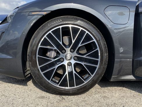 Used 2022 Porsche Taycan image 26