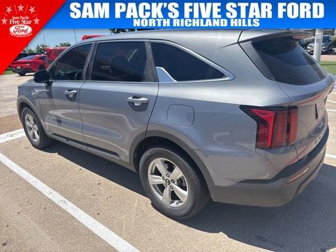 Used 2021 Kia Sorento LX FWD image 6