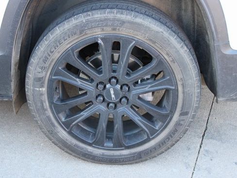 Used 2023 GMC Acadia SLE w/ Driver Convenience Package image 30