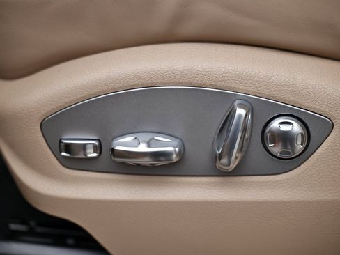 New 2026 Porsche Macan image 20