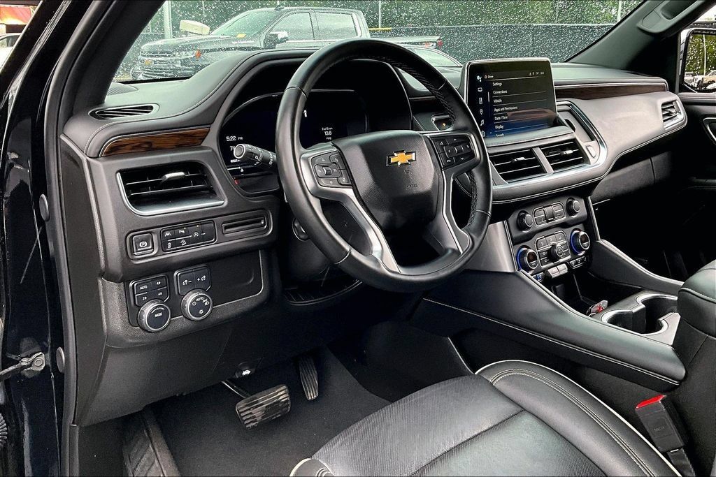 Used 2024 Chevrolet Suburban Premier AWD/4WD image 15
