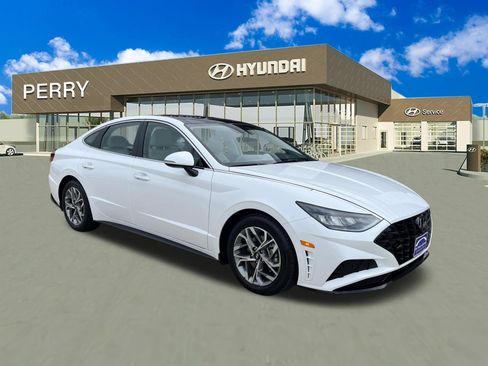 Used 2022 Hyundai Sonata SEL w/ Convenience Package FWD image 2