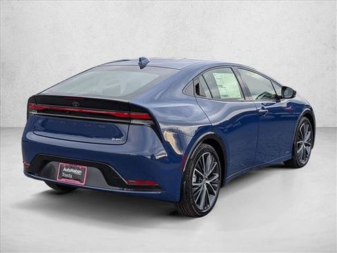 Certified 2025 Toyota Prius XLE image 5