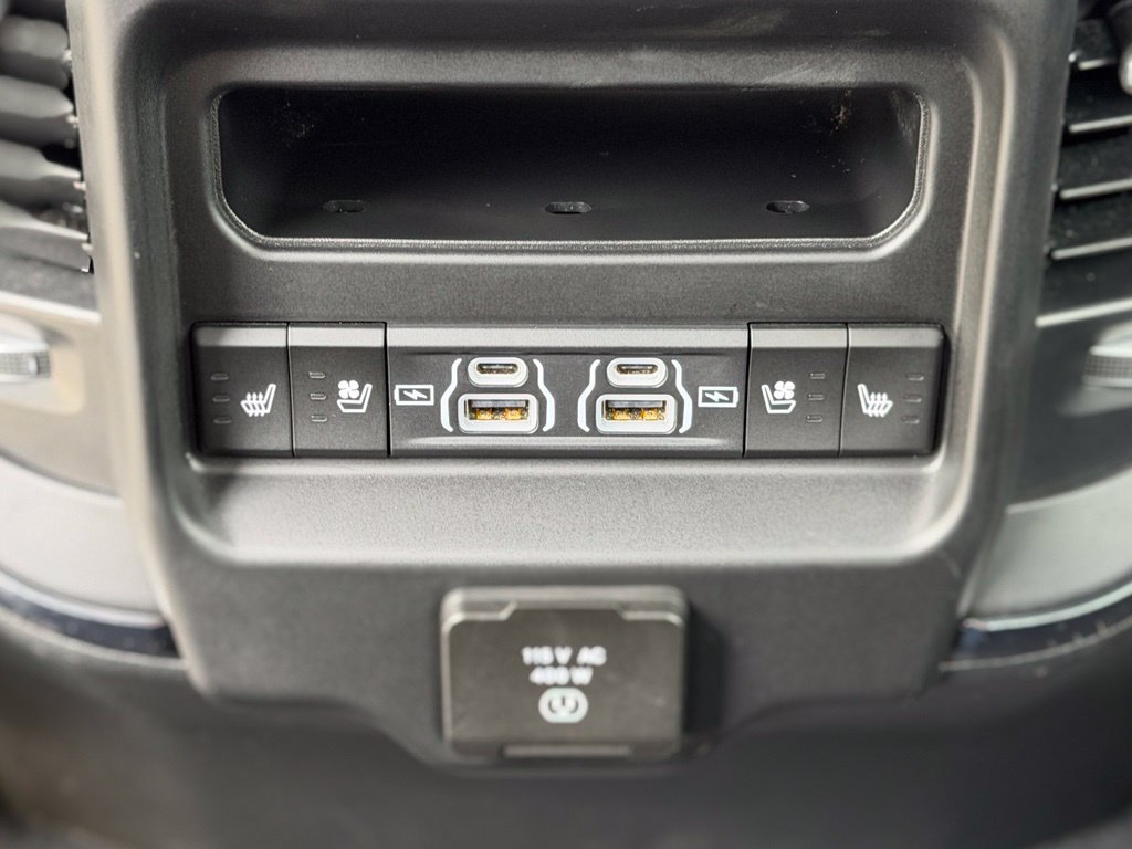 Used 2025 RAM 1500 Limited AWD/4WD image 7
