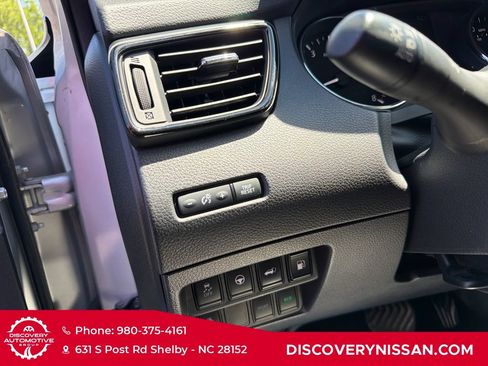 Used 2019 Nissan Rogue SV w/ Premium Package FWD image 15