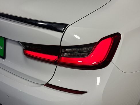 Used 2021 BMW 330i Sedan w/ M Sport Package RWD image 34