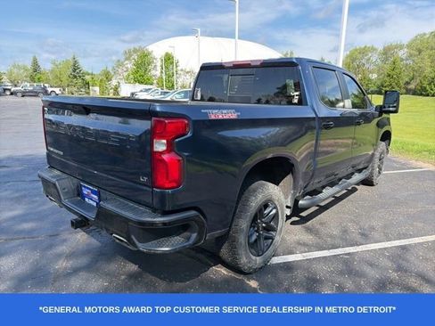 Used 2021 Chevrolet Silverado 1500 LT Trail Boss w/ Convenience Package II AWD/4WD image 3