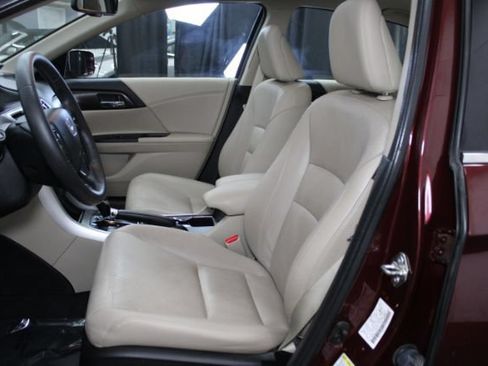 Used 2015 Honda Accord Touring image 11