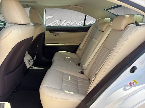 Used 2018 Lexus ES 350 w/ Luxury Package w/Wood Trim FWD image 22