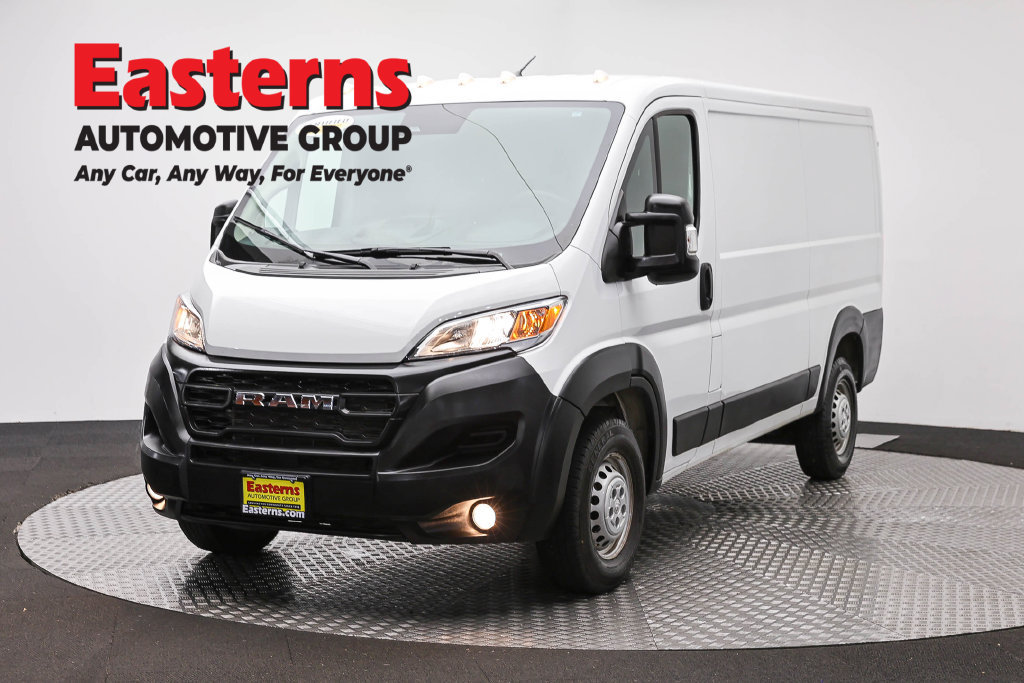 Used 2025 RAM ProMaster 2500 w/ Convenience Group FWD image 4