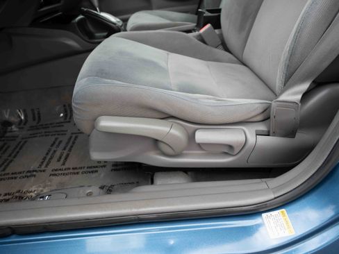 Used 2010 Honda Civic DX-VP image 12