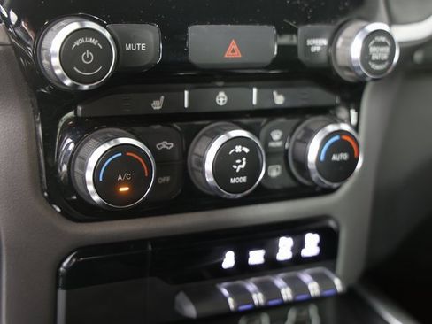 Used 2021 RAM 1500 Big Horn image 17