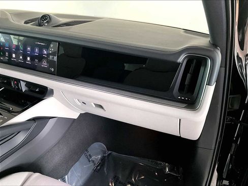 New 2026 Porsche Cayenne image 22