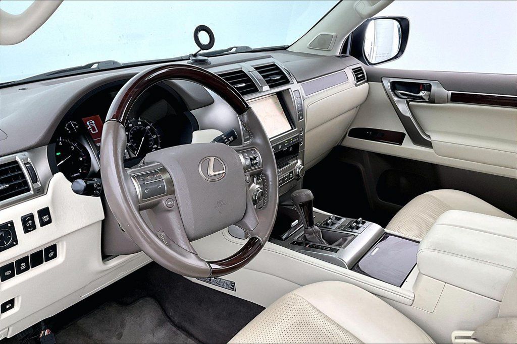 Used 2018 Lexus GX 460 Luxury w/ Preferred Accessory Package AWD/4WD image 15