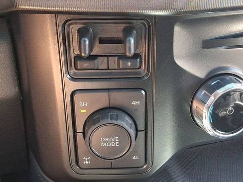 Used 2025 Ford F250 Platinum AWD/4WD image 24