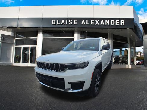 Used 2024 Jeep Grand Cherokee L Limited w/ Luxury Tech Group II image 10