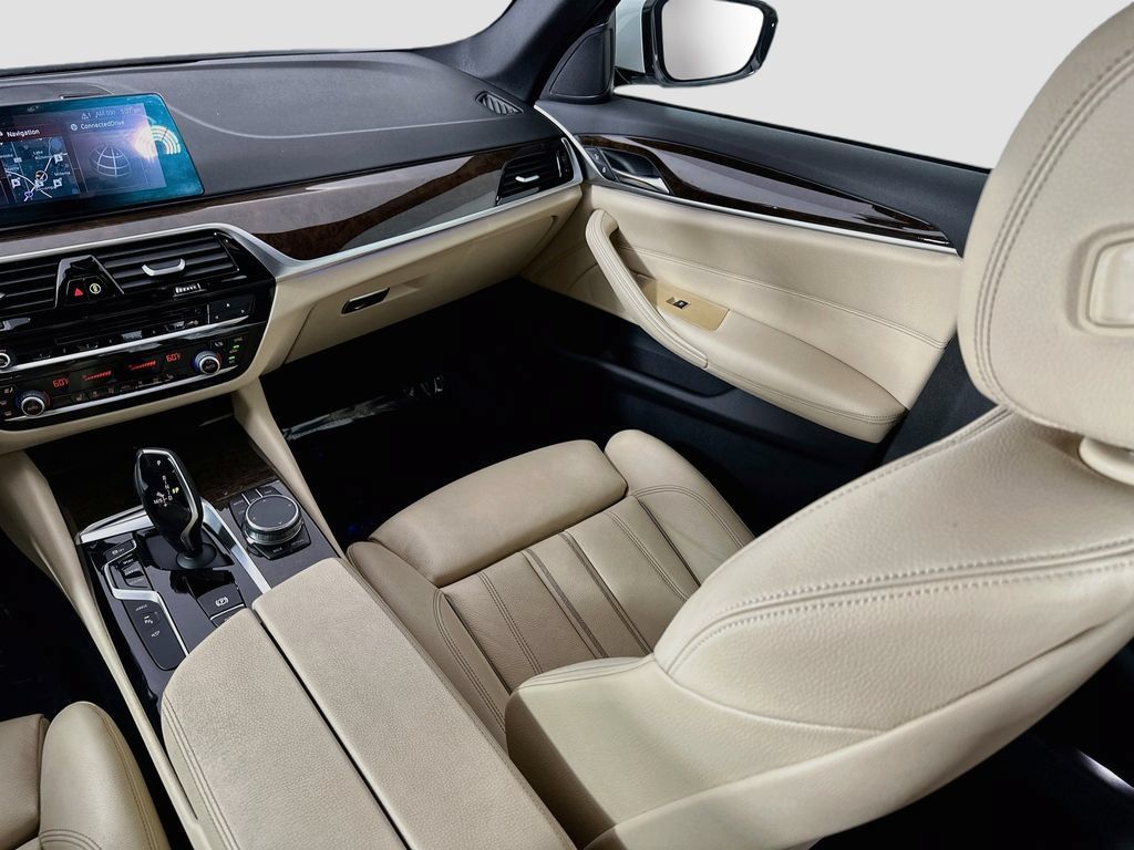 Used 2018 BMW 530e RWD image 25
