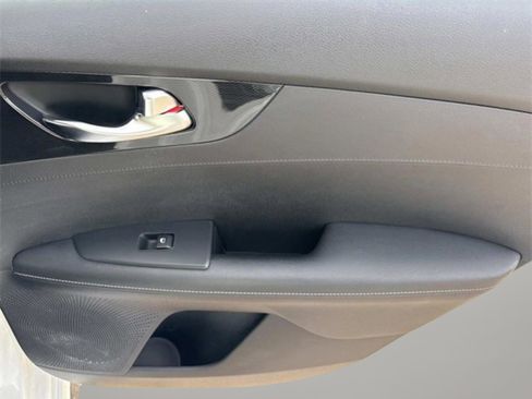 Used 2023 Kia Forte GT-Line w/ GT-Line Premium Package image 19