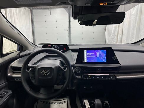 Used 2025 Toyota Prius XLE image 16