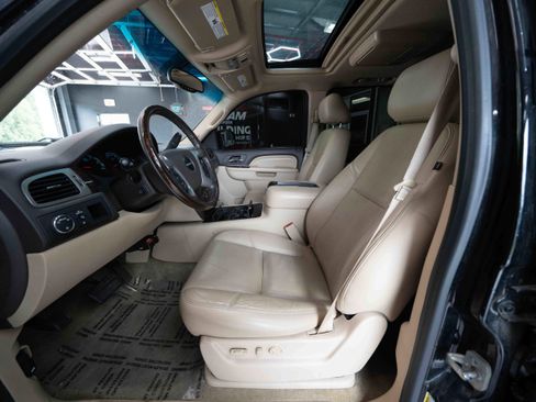 Used 2013 GMC Yukon XL Denali AWD/4WD image 9