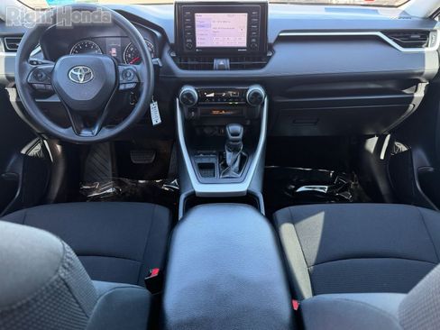 Used 2021 Toyota RAV4 LE w/ Carpet Mat Package (TMS) image 16