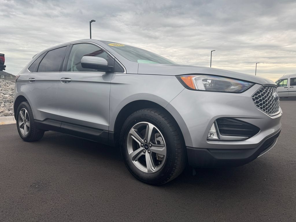 Used 2024 Ford Edge SEL w/ Convenience Package AWD/4WD image 3