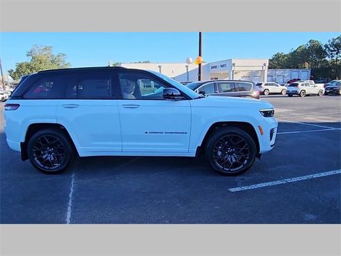 New 2025 Jeep Grand Cherokee Summit image 37