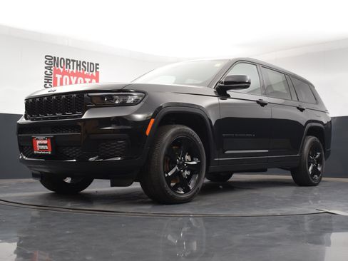 Used 2024 Jeep Grand Cherokee L Altitude image 40