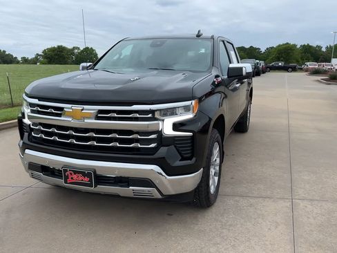 Used 2025 Chevrolet Silverado 1500 LTZ w/ Technology Package AWD/4WD image 4