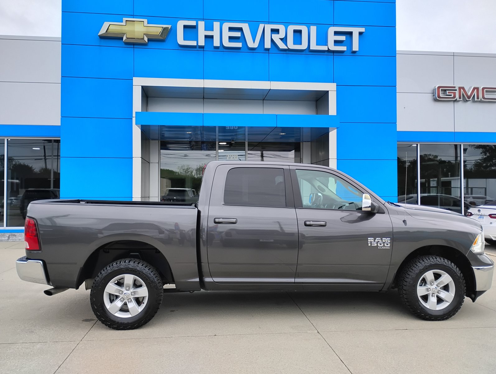 Used 2021 RAM 1500 Classic SLT AWD/4WD image 6