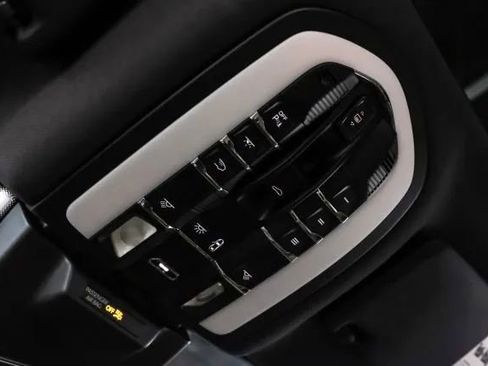 Used 2019 Porsche Macan S AWD/4WD image 29