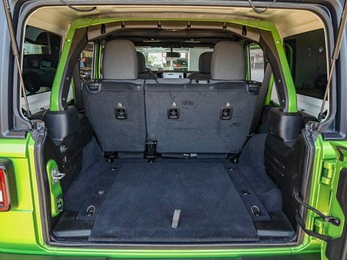 Used 2025 Jeep Wrangler Sport image 28