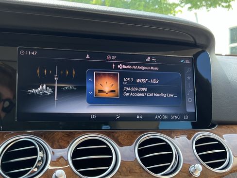 Used 2019 Mercedes-Benz E 300 4MATIC image 23
