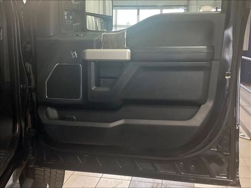 Used 2019 Ford F250 Lariat w/ Lariat Ultimate Package image 12