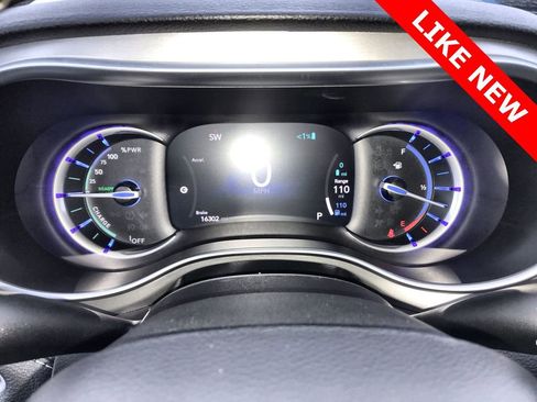 Used 2023 Chrysler Pacifica Limited w/ S Appearance Package image 15