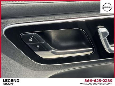 Used 2024 Mercedes-Benz GLC 300 4MATIC image 16
