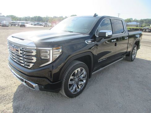 New 2026 GMC Sierra 1500 Denali w/ Denali Reserve Package AWD/4WD image 10