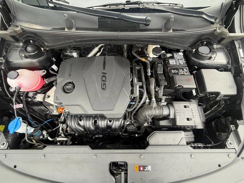 Used 2025 Kia Sportage LX image 14