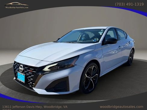 Used 2024 Nissan Altima 2.5 SR image 7