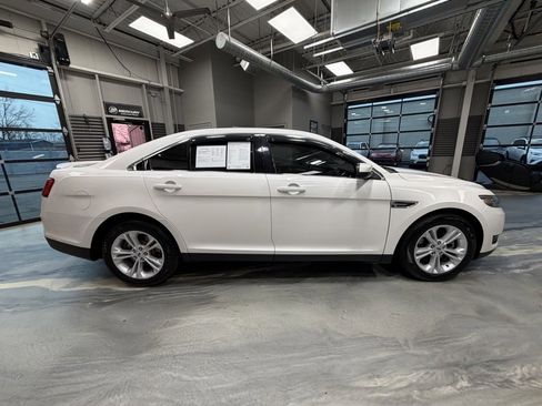 Used 2018 Ford Taurus SEL image 26