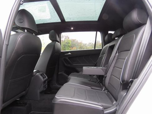 Used 2022 Volkswagen Tiguan SEL R-Line image 21