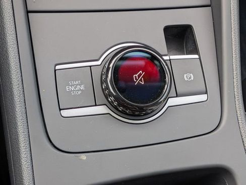 New 2026 Volkswagen Tiguan SE image 17