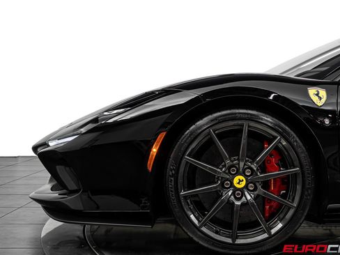 Used 2022 Ferrari F8 Tributo RWD image 15