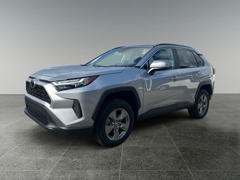 Used 2024 Toyota RAV4 XLE AWD/4WD image 3