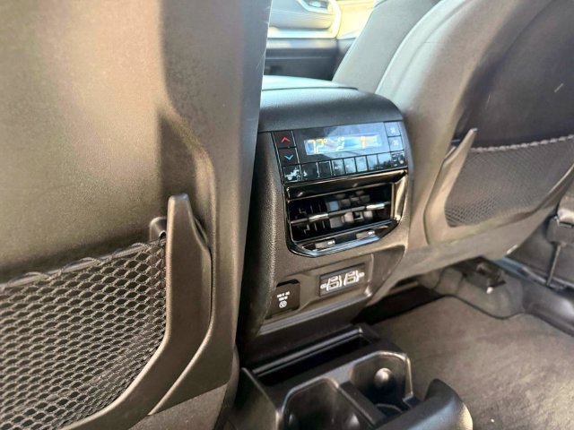 Used 2023 Jeep Grand Cherokee L Limited AWD/4WD image 15