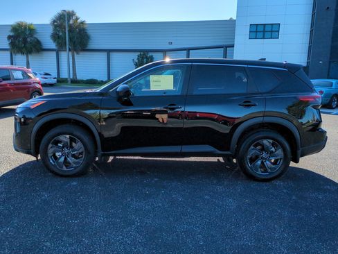 Used 2026 Nissan Rogue SV FWD image 7