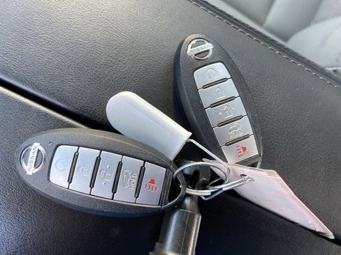 Used 2021 Nissan Rogue SV w/ Premium Package FWD image 43