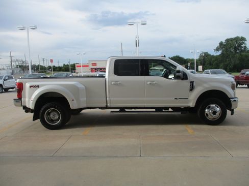 Used 2019 Ford F350 Lariat w/ Lariat Ultimate Package AWD/4WD image 12