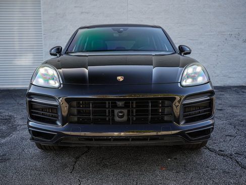Used 2022 Porsche Cayenne GTS w/ Premium Package Plus image 4
